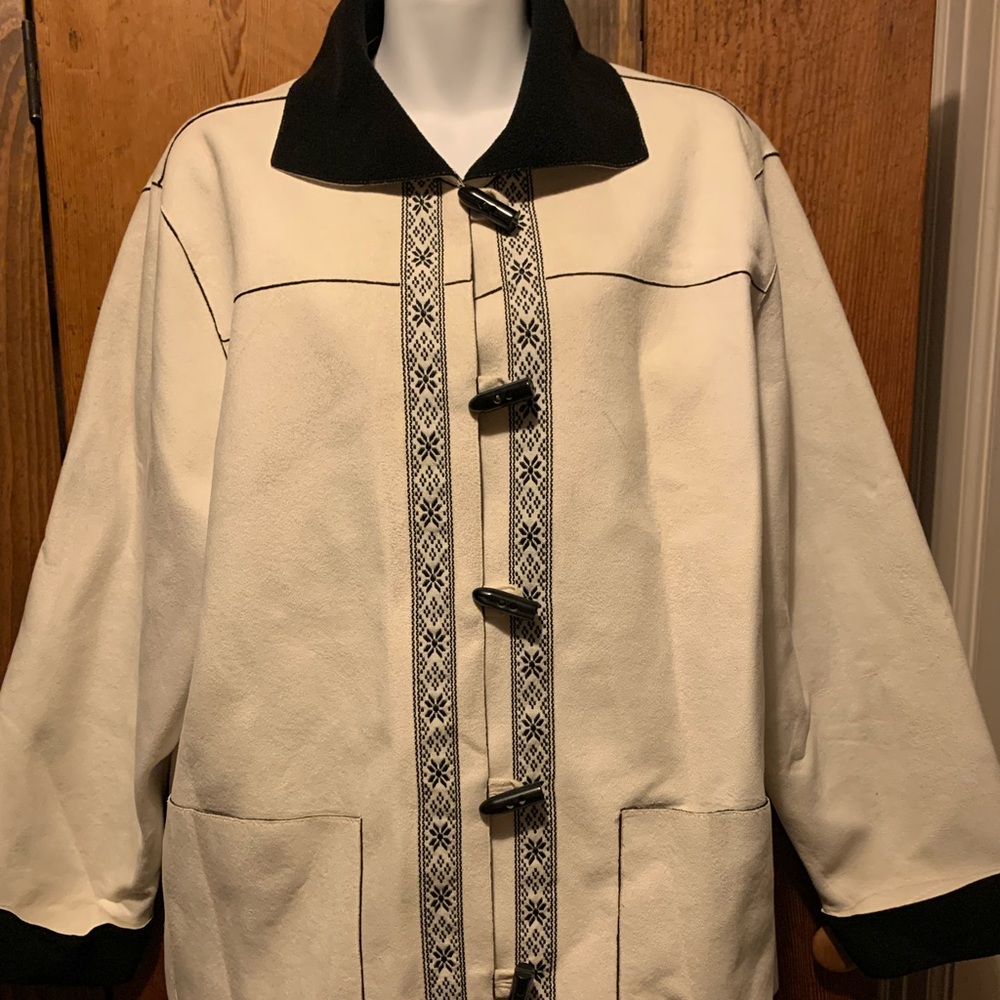 NWOT Alfred Dunner Winter White Snowflake Faux Suede Coat